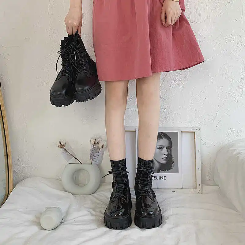 

Martin boots women's spring and autumn single boots 2021 new mid barrel black versatile locomotive British style thick bottom