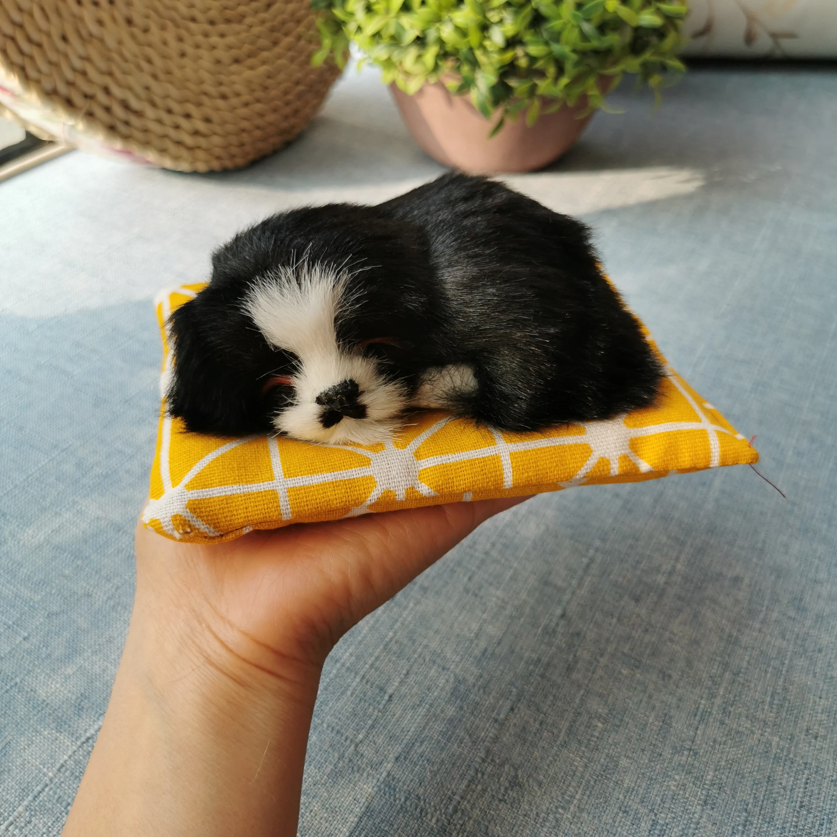 

Реалистичная Спящая собака, Реалистичная симуляция щенка, плюшевая игрушка, фигурка животного, украшение для дома, автомобиля, офиса, Детск...