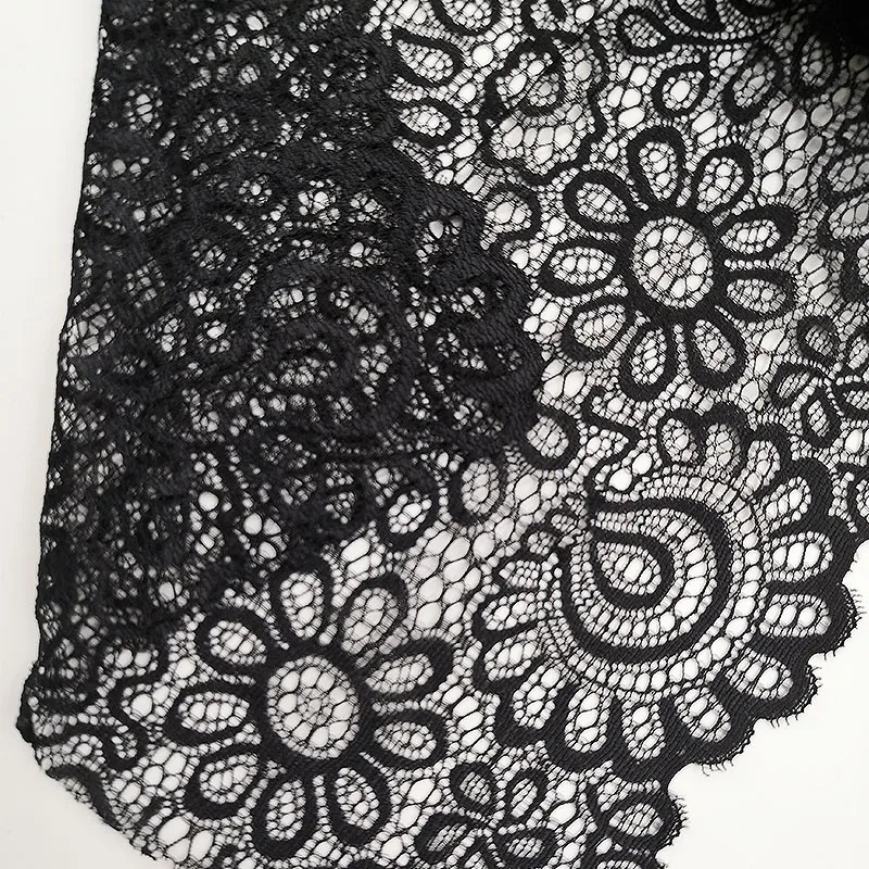 Эластичная кружевная ткань черная/белая 22 см|Кружево| |