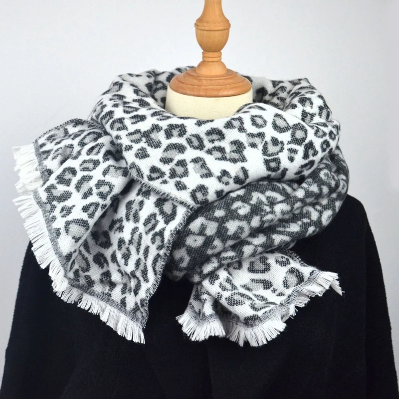 

Леопардовый Теплый шарф из кашемира, таких как 2020 модные двусторонняя для мужчин и женщин из жаккардовой ткани; Украшенные бахромой; 196*60 см ...