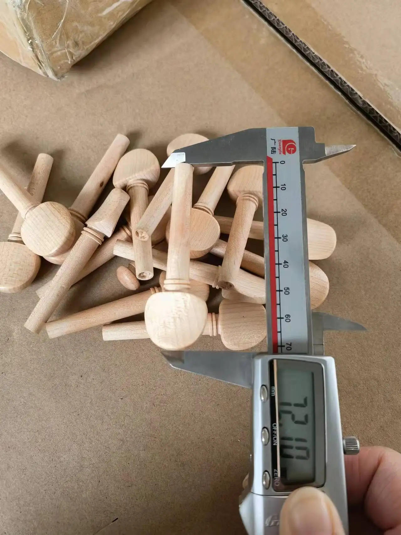 

20 pcs high quality Viola Pegs maple wood Viola Tuning Pegs viola parts