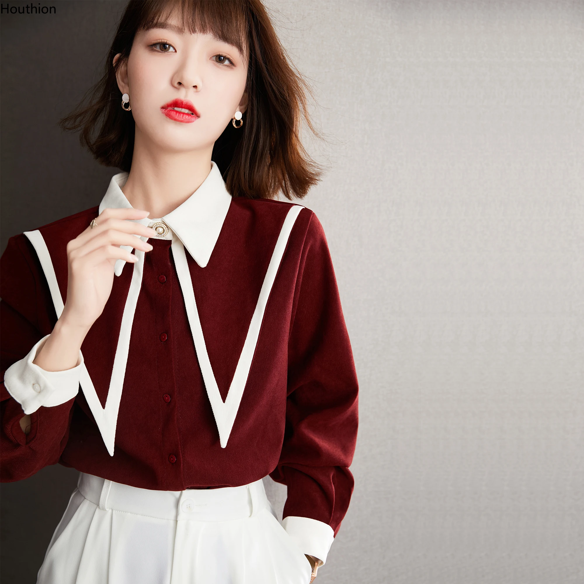 

Женская бархатная блузка с длинным рукавом, на пуговицах