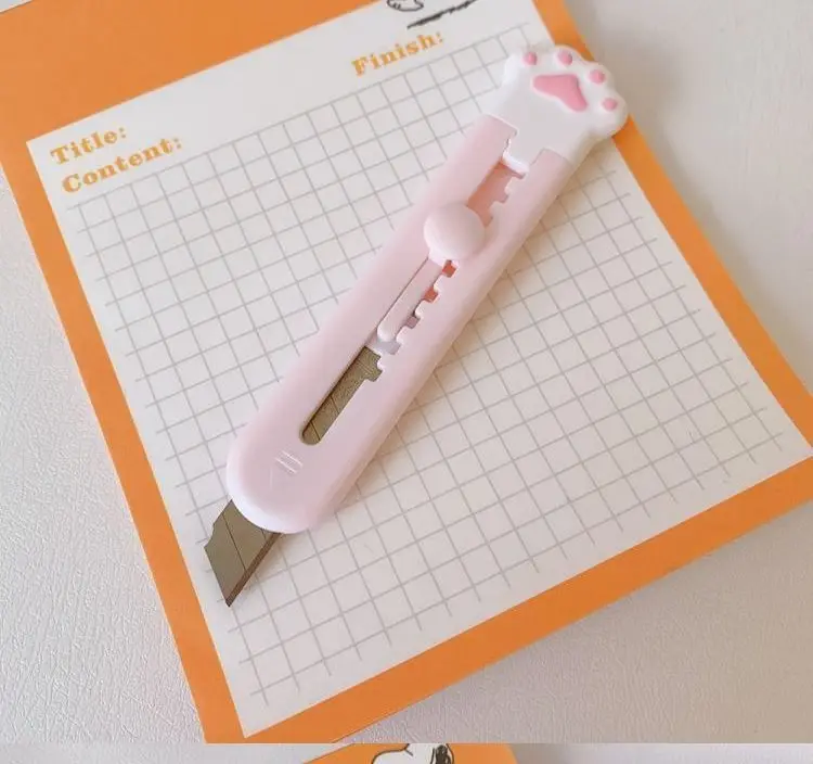 

Kawaii Mini Pocket Cat Paw Art Utility Knife Express Box Knife Paper Cutter Craft Wrapping Refillable Blade Stationery
