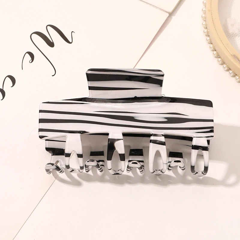 

2021 New Ins Large Geometric Hollow Square Acetate Hair Clip Hair Claw For Women Hair Accessories Butterfly Hair Claw Hairpin