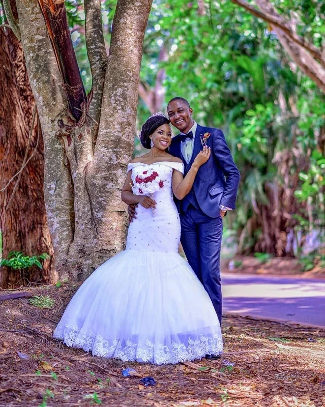 

African Nigerian 2023 Mermaid Wedding Dresses Beads Tiered Tulle Lace Applique Wedding Dress Bridal Gowns Vestidos De Noiva