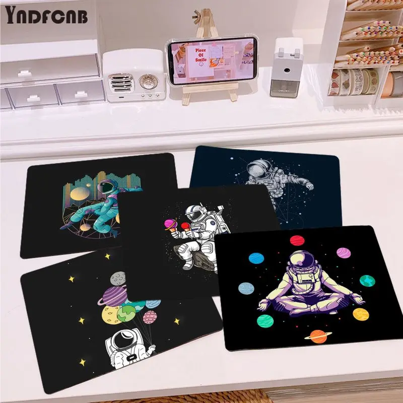 

YNDFCNB Cool New astronaut DIY Design Pattern Game mousepad Top Selling Wholesale Gaming Pad mouse