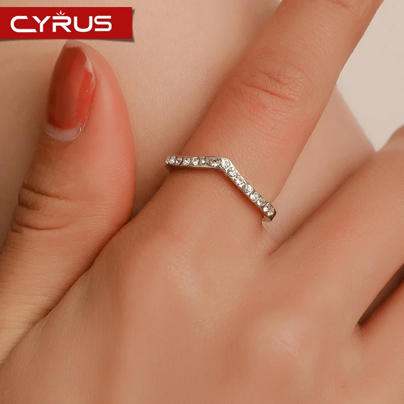 Одиночное кольцо V образной формы инкрустированное кристаллами Кольцо Бохо