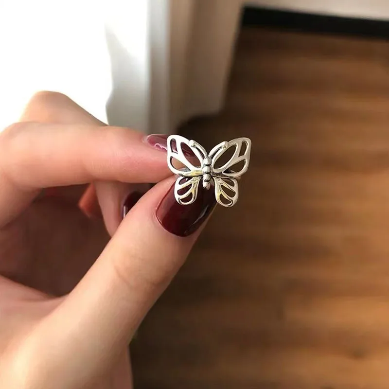 

New Fashion Vintage Metal Hollow Butterfly Ear Clips For Women Girls Cute No Piercing Fake Cartilage Ear Jewelry