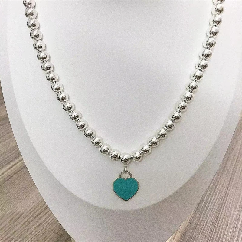 

Женское классическое кольцо в виде сердца из серебра 925 пробы диаметром 8 мм