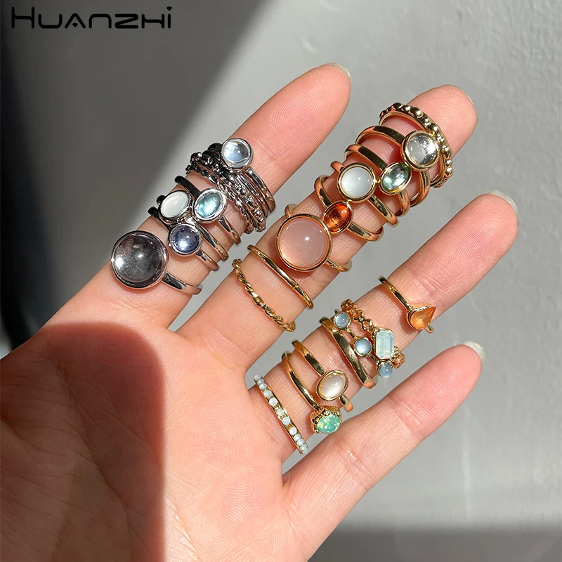 HUANZHI 2021 nueva de Corea 8 unids/set Vintage de piedra colorida cadena metálica de la geometría a anillos para las mujeres de la joyería