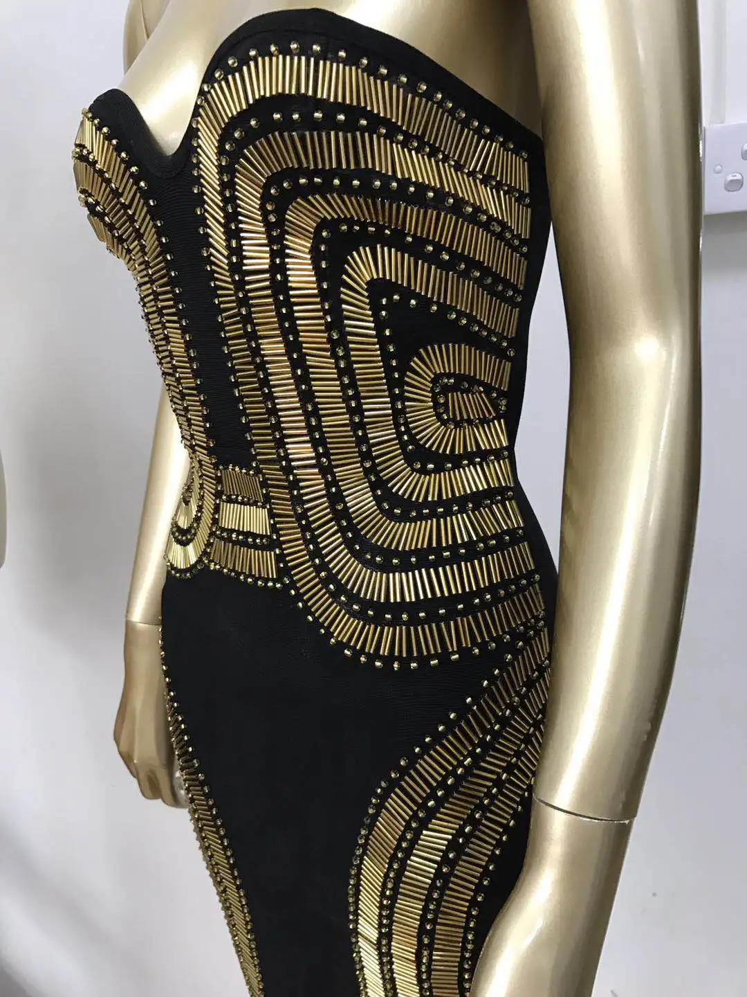 Бандажное платье HL черное ручной работы без бретелек из искусственного шелка