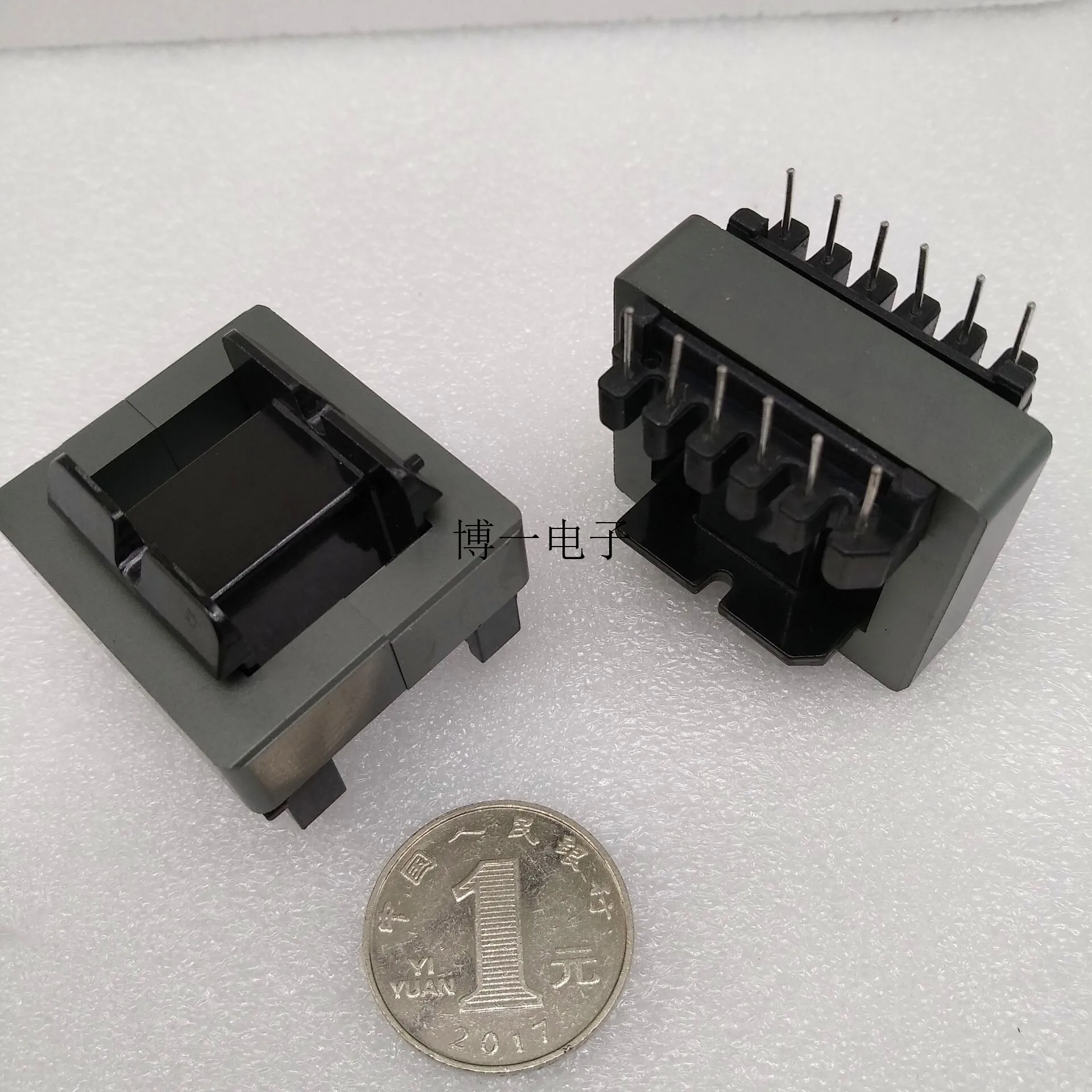 Импортный ферритовый сердечник EE40 материал PC95 может быть снабжен вертикальным 6 +