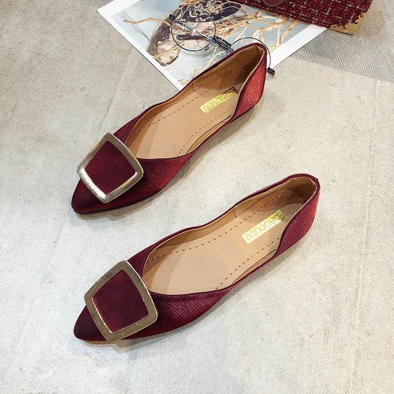 Женская обувь повседневная на плоской подошве женская с острым носком Мокасины