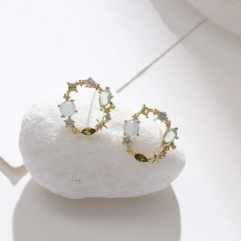 

Korean Fashion Flower Cirlce Stud Earrings Delicate Classic Round Earrings Women Crystal Rhinestone Simple Trendy Women Earrings