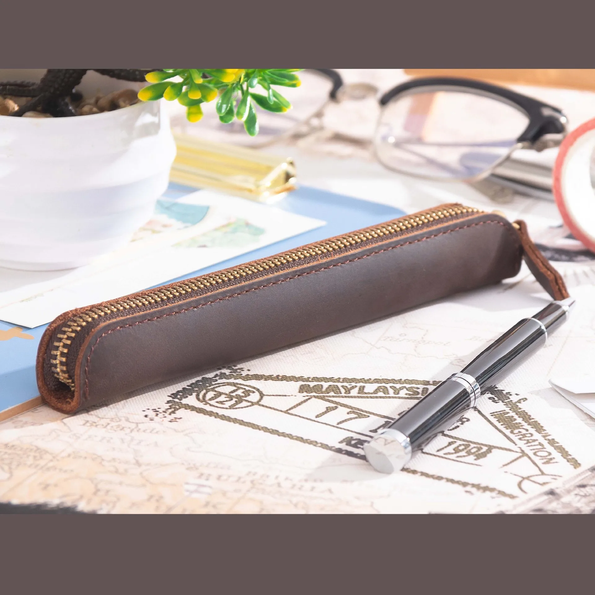FM Coffee Genuine Leather Zipper Pen Bag Mini Small Pencil Case Apple Electronic Writing Pen Protective Sheath Creative Vintage Style - Цвет: FM Coffee