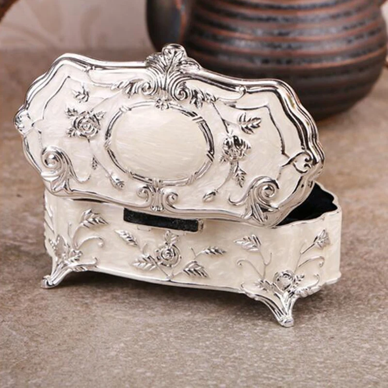 

Vintage Jewellery Case Fashion Jewelry Box White Enamel Zinc-Alloy Metal Trinket Box Flower Carved Toothpick Storage
