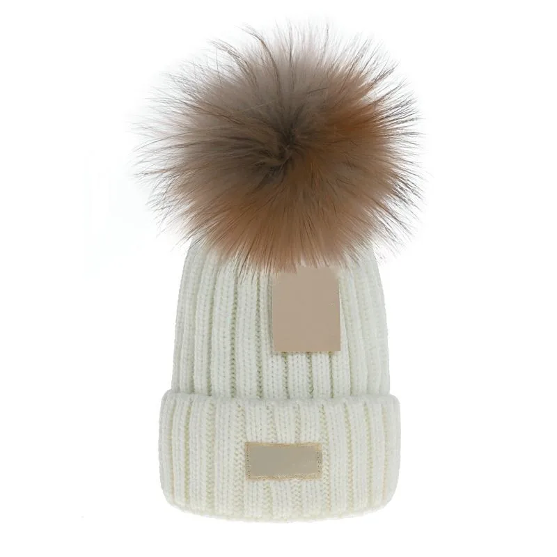 

U2021g designers Winter men beanie Bonnet women Casual knitting hip hop Gorros pom-pom skull caps hair ball outdoor beanies