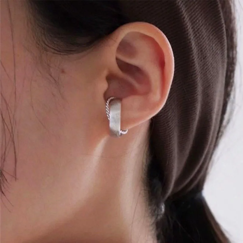 

Korean Fashion Ear Jewelry Without Pierced Simple Elegant Matte Gold Silver Color Small C Clip Earrings For Women Gift