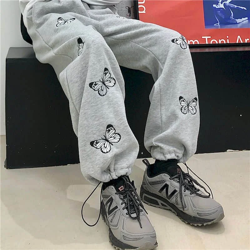 

Новые осенне-весенние бархатные женские прямые брюки в стиле Харадзюку с вышивкой бабочки широкие брюки женские свободные повседневные бр...