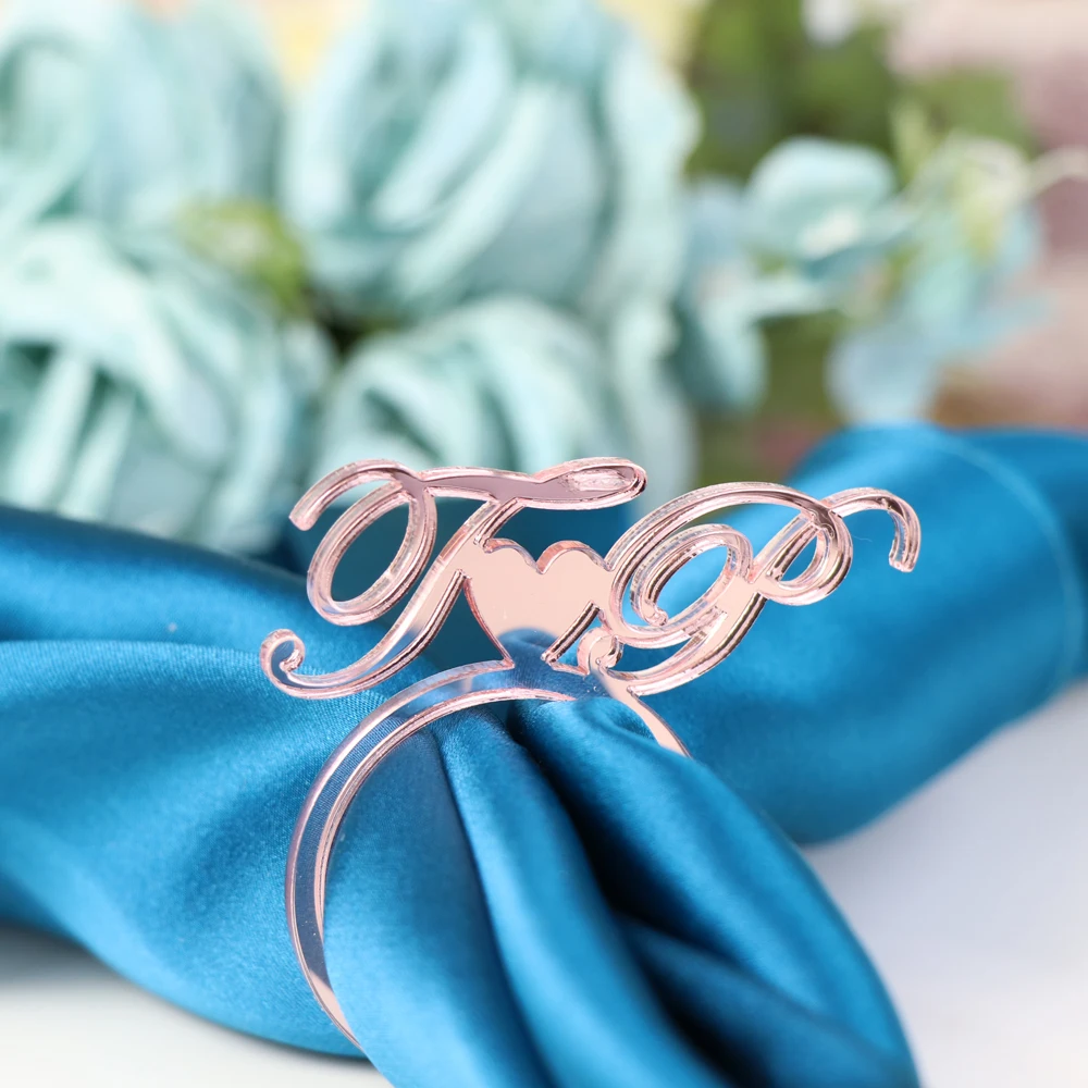 Персонализированный стол в форме сердца с цветным деревянным кольцом для