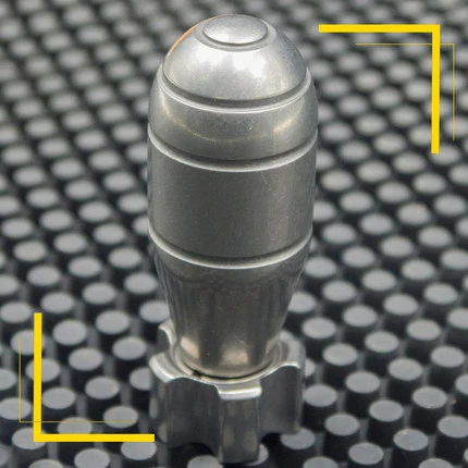 Титановый сплав TC18 Гироскопическая бомба для пальцев игрушечный нож с