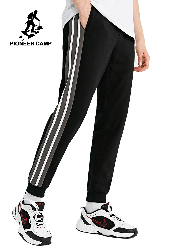 Мужские спортивные штаны Pioneer Camp черные хлопковые повседневные с полосками сбоку