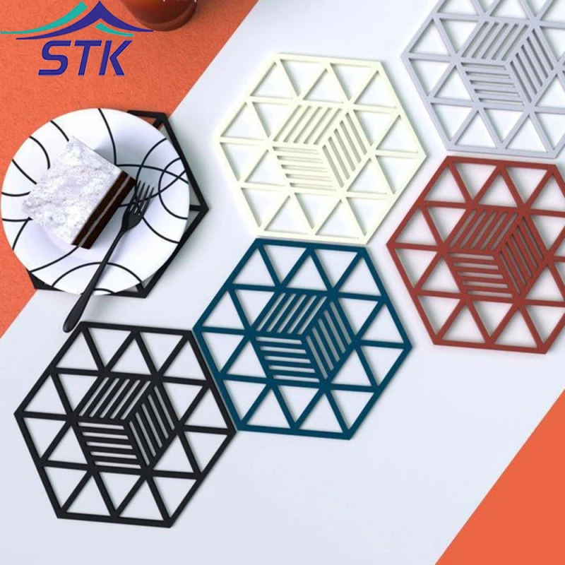 

1pc Silicone Cup Mat Insulation Pad Diamond Shape Heat Resistant Coaster Antiskid Table Mat Kitchen Accessories Dish Pad Coaster