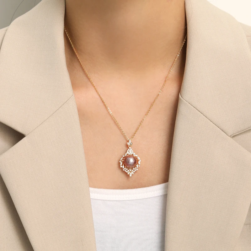 

Kfvanfi Edison Hua Pearl Natural Freshwater 11-12mm Pearl Pendant Necklace Gilded Flower Zirconia Necklace Chain Pearl