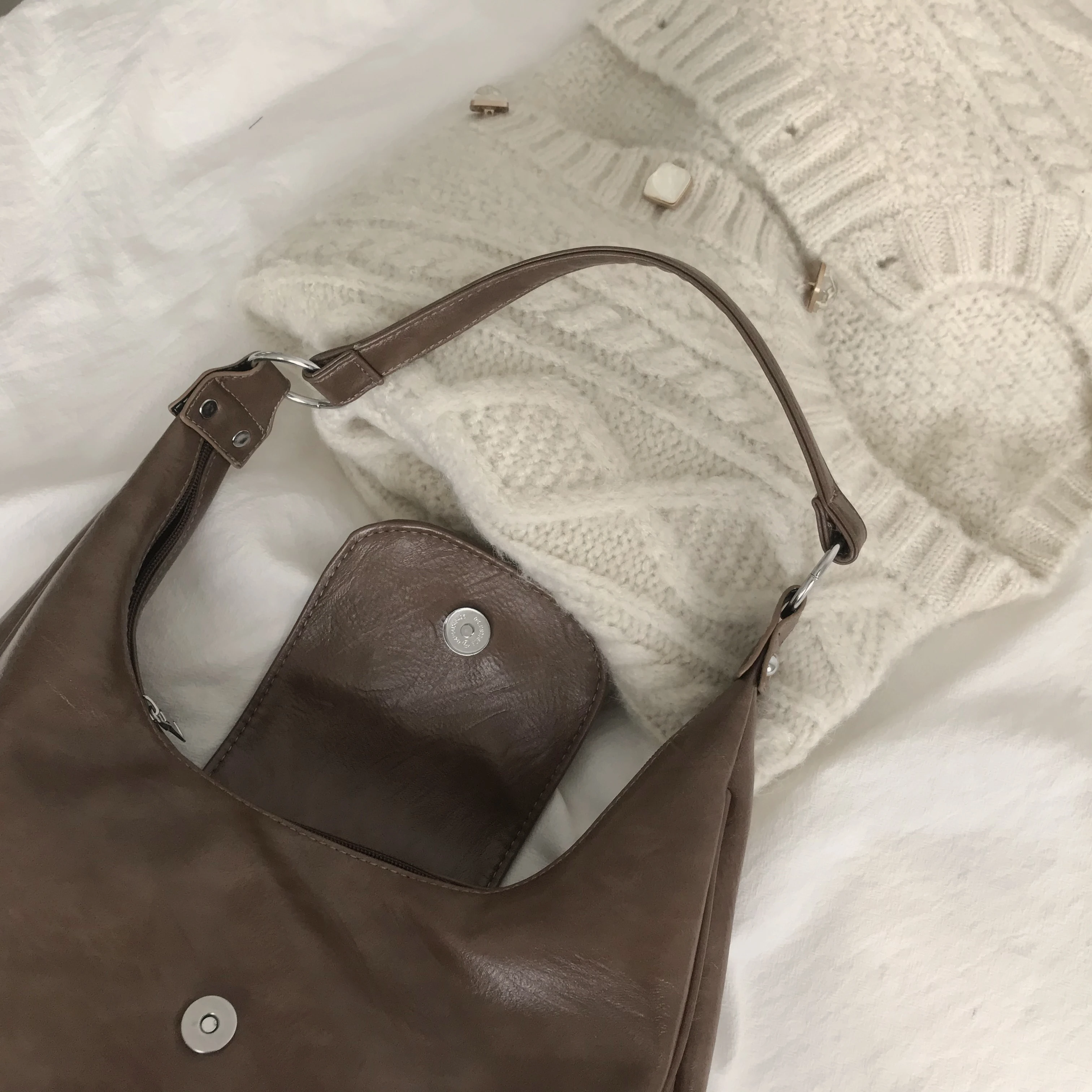 

New European and American fashion simple retro large capacity one-shoulder tote bag