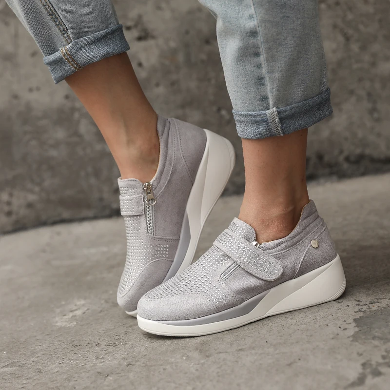 Кроссовки женские на платформе мягкая удобная обувь танкетке молнии прогулочная