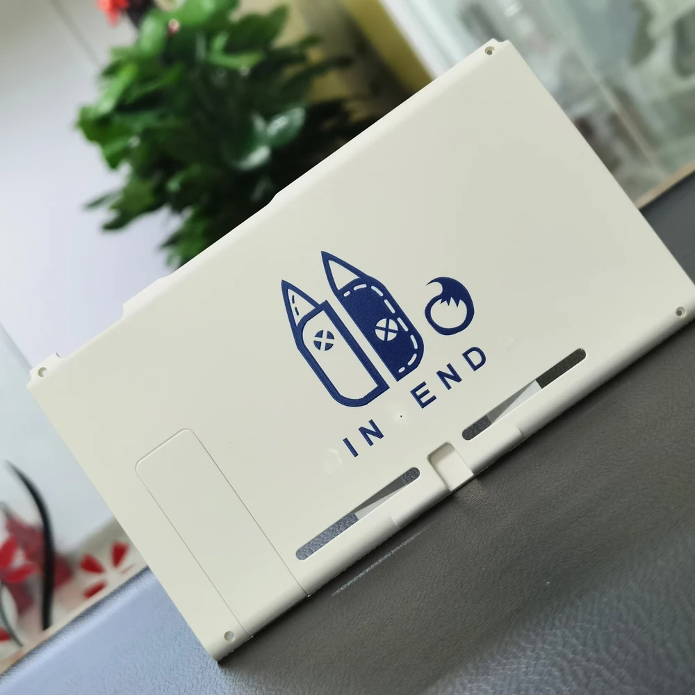 

Чехол-накладка для задней панели консоли Nintendo Switch, 2021