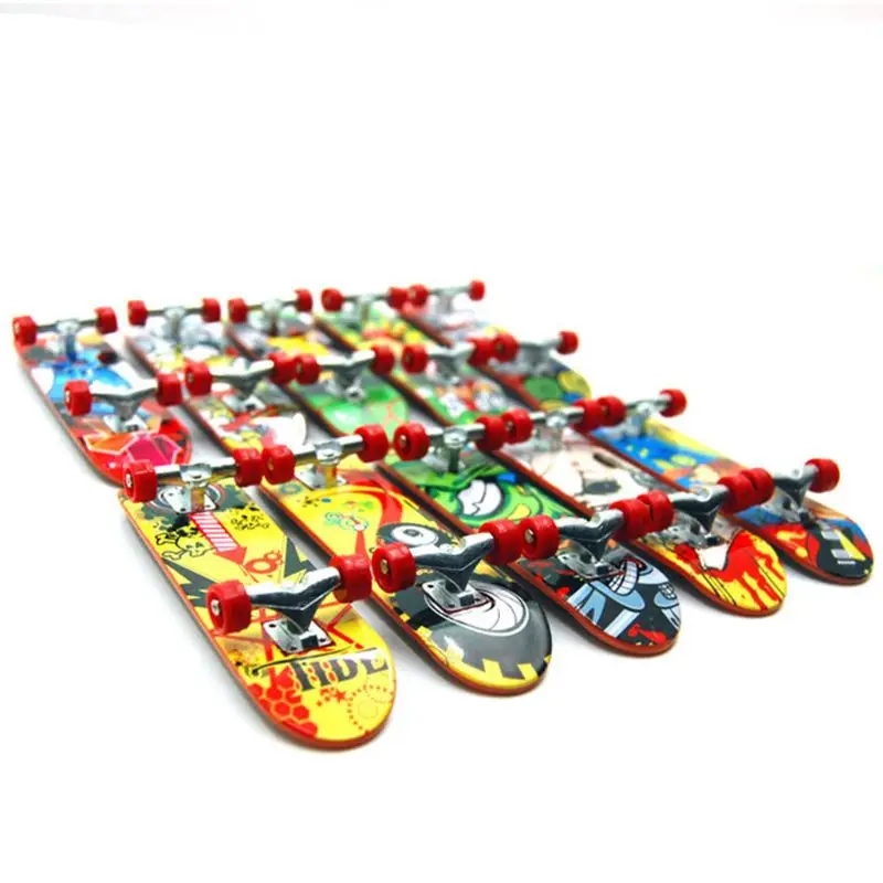 

Finger Toy Pack Assembly Finger Skateboard for Toddlers Mini Gadget Playset Ride Finger Miniature Toy Kid’s Party Favors
