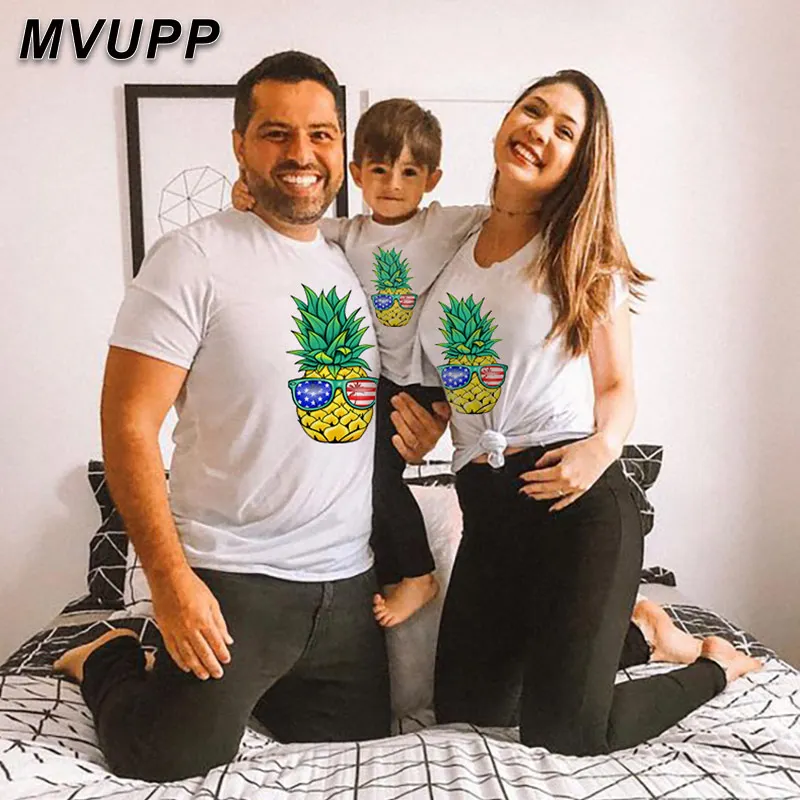 

MVUPP семейная Одинаковая одежда с забавным принтом «Мама и я», летняя одежда для маленьких девочек с ананасами, наряды, Короткие футболки для ...