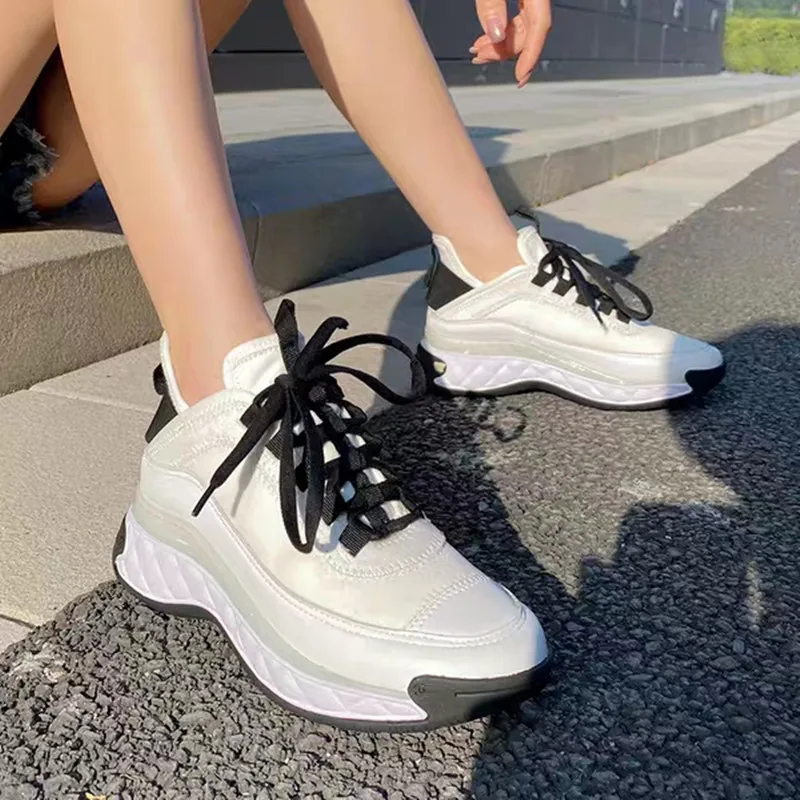 

2021 New Luxury Designer Chunky Sneakers Vulcanize Shoes Korean Fashion Lace Up Running Shoes Woman Casual Sneakers Trainers