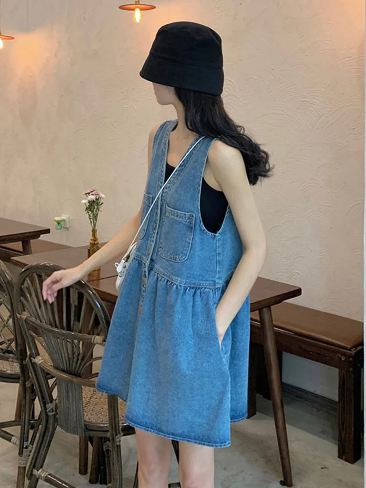 Летнее платье в корейской версии 2021 показывает тенденцию приталенного