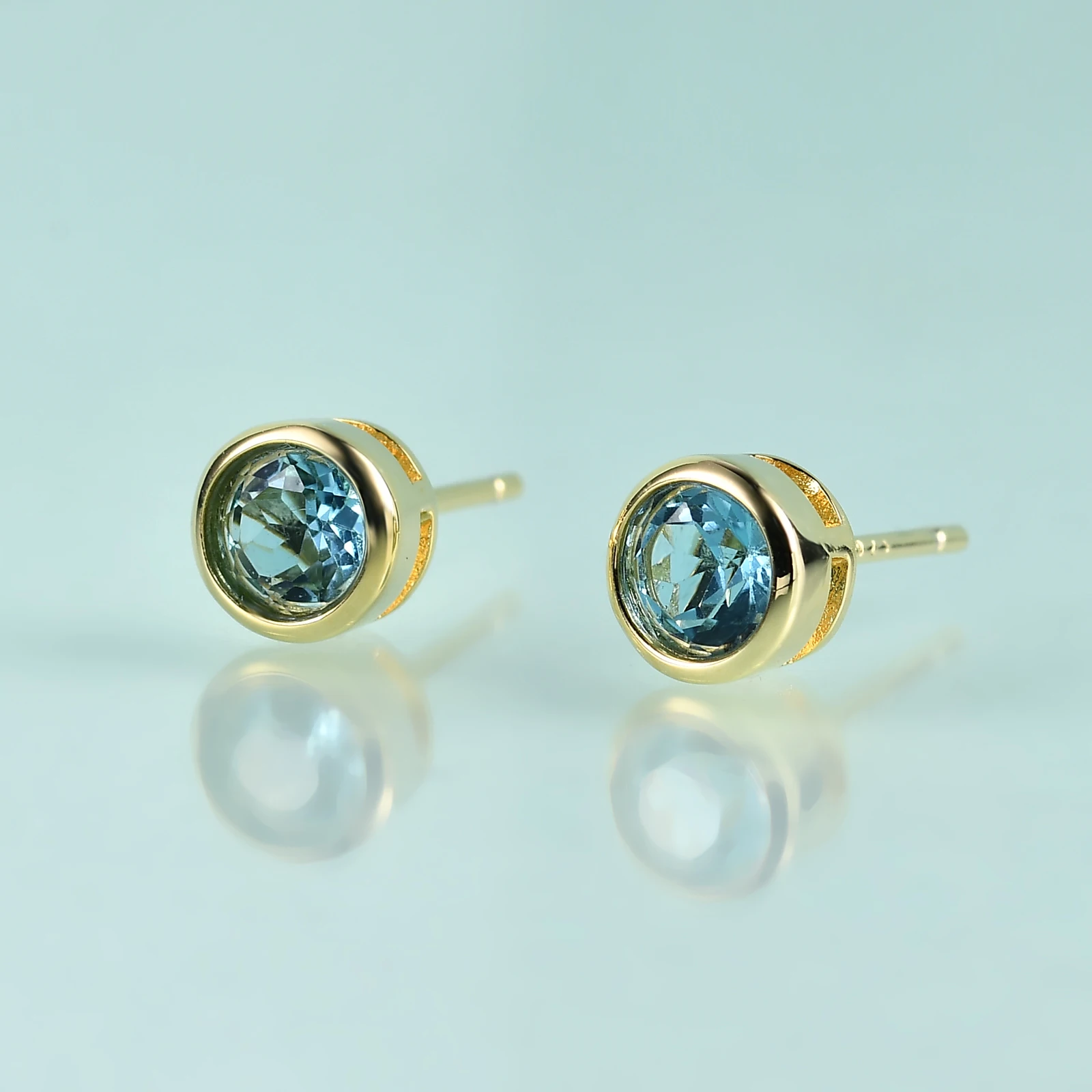 

GEM'S BEAUTY 14K Gold Filled Sterling Silver Gemstone Gold Earrings Round Bezel Swiss Blue Topaz Stud Earrings For Women