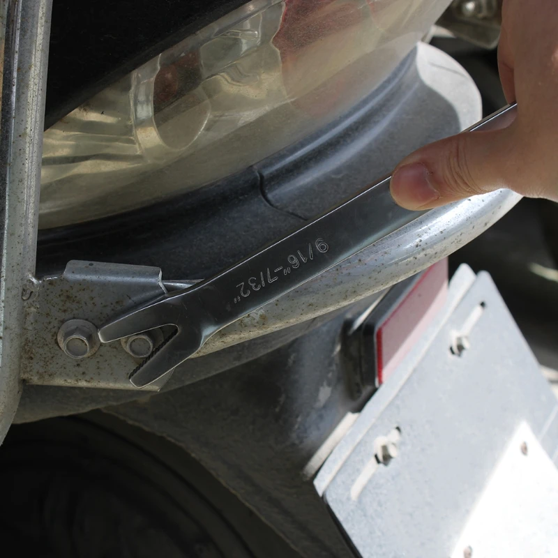 

Silver Double-ended 4-25mm Shank Diameter Universal Spike V-wrench Keys Tools for Bicycle Home Repair Automobile Key