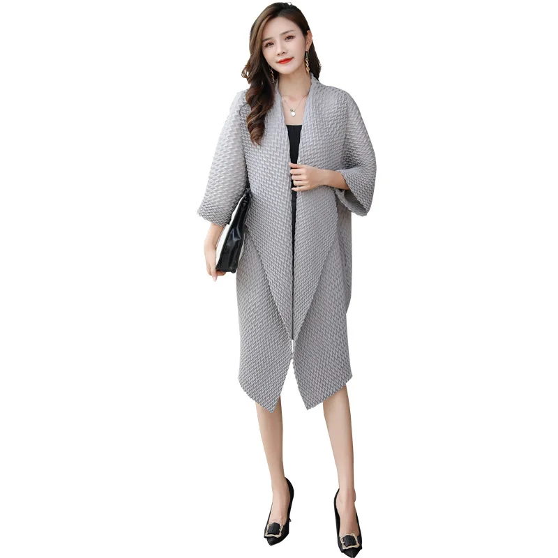 

Pleated Jacket Autumn New Women's Style Lapel Long Sleeve Pleated Medium Length Windbreaker