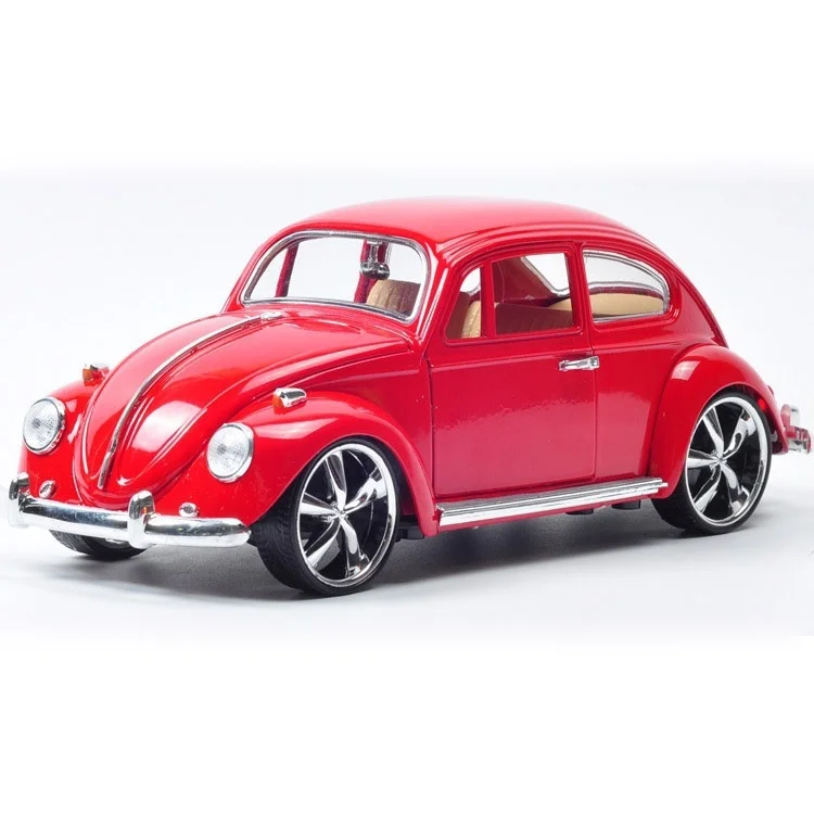 Модель автомобиля из сплава под давлением VW Beetle в масштабе 1/18 коллекционные