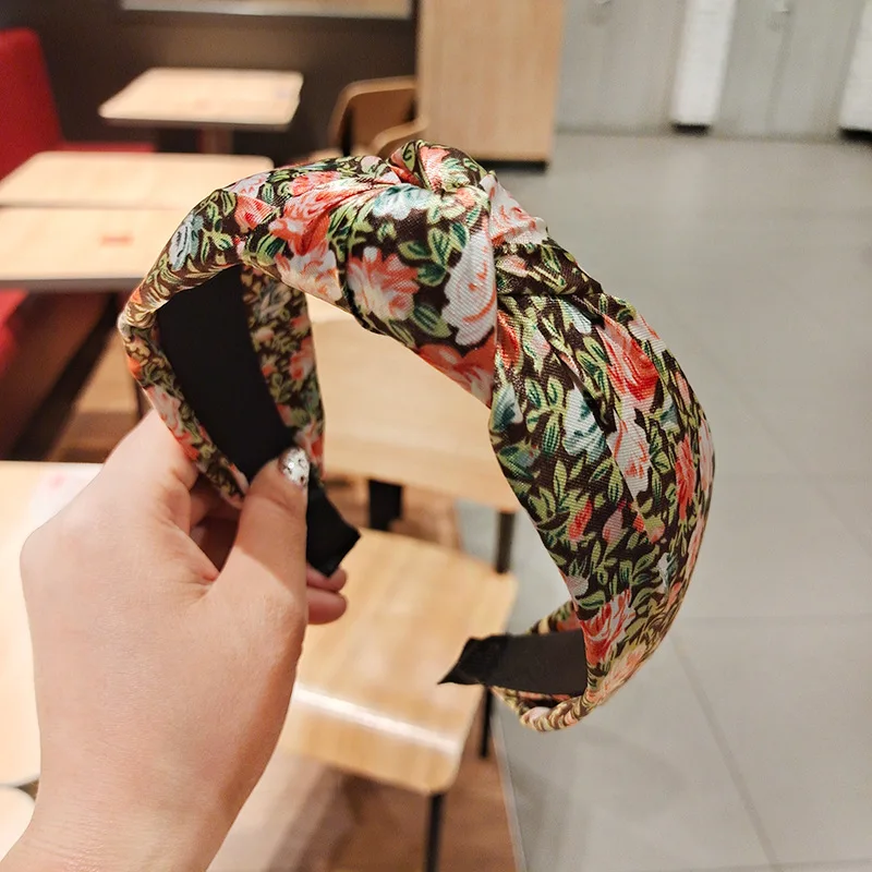 

New Fashion Women Wide Cross Knotted Rose Flower Print Satin Fabric Hairband Quality Charming Headband to Holde The Hair Easily
