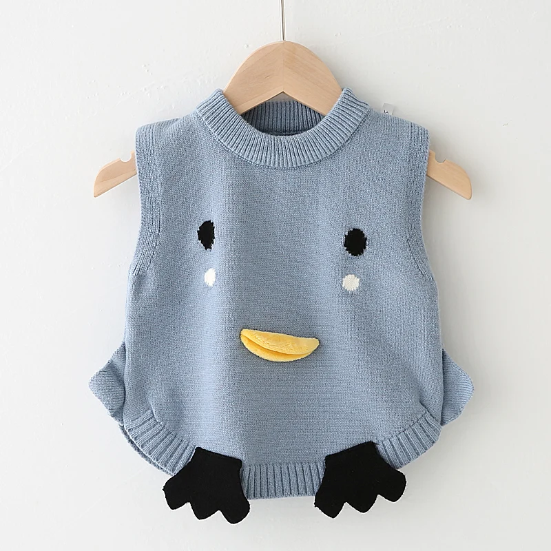 Жилет детский вязаный без рукавов на весну-осень |