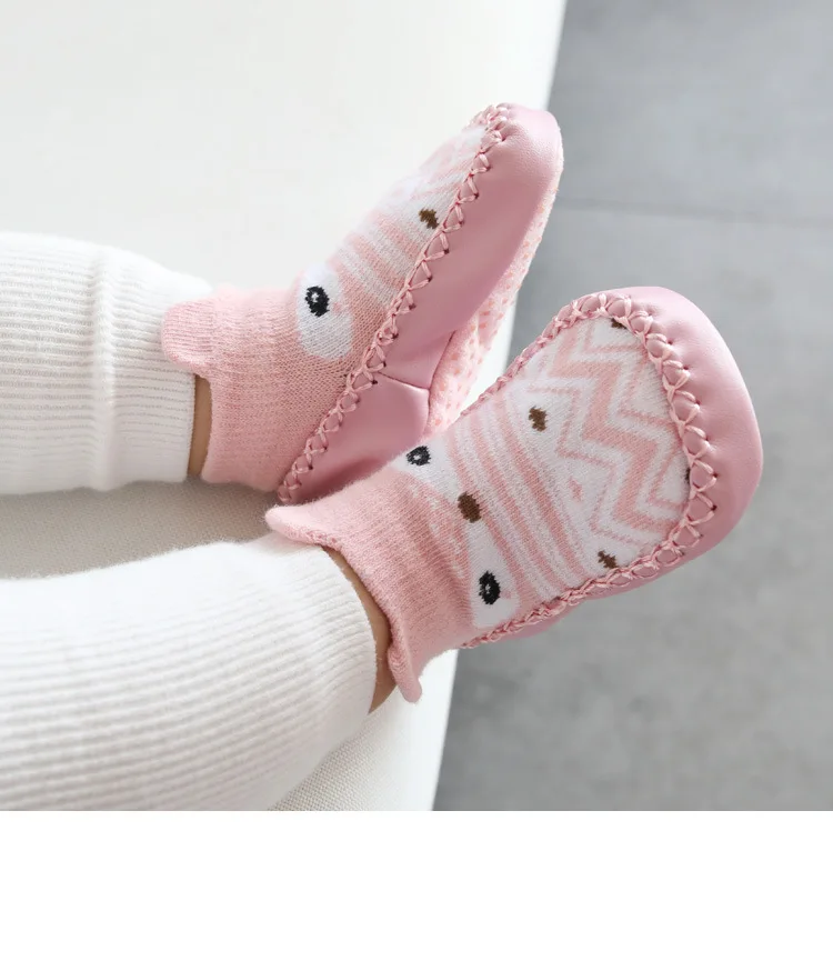 Детские носки с резиновой подошвой для девочек обувь новорожденных Осень зима