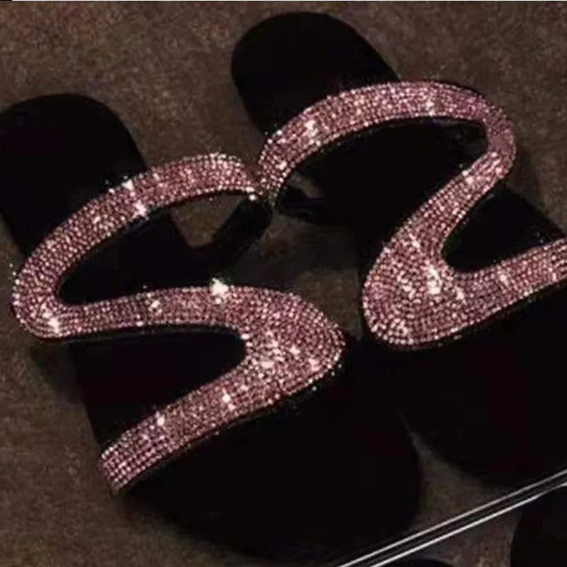 

2021 Flat Diamonds Slippers Female Rhinestones Outdoor Fashion Shoes Winter Flat Toe Clip Home Slippers Size 35-43
