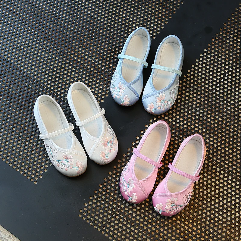 

Baby Canvas Shoes Girls Beijing Han Cloth Shoes Children Embroidered Flower Shoes Spring Summer Baby Vintage Style Sandals