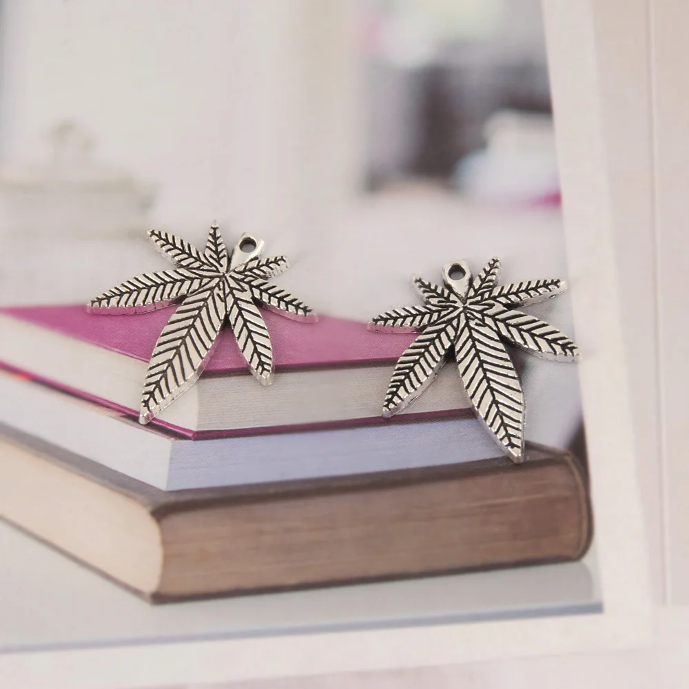 10 шт. маленькие подвески в виде листьев кленового дерева серебристого цвета