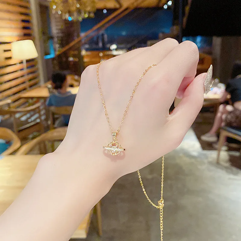 

Planet Saturn Necklace Space Cubic Zirconia Creative Gift Titanium Steel Jewelry Crystal Hollow Choker collier femme fantaisie