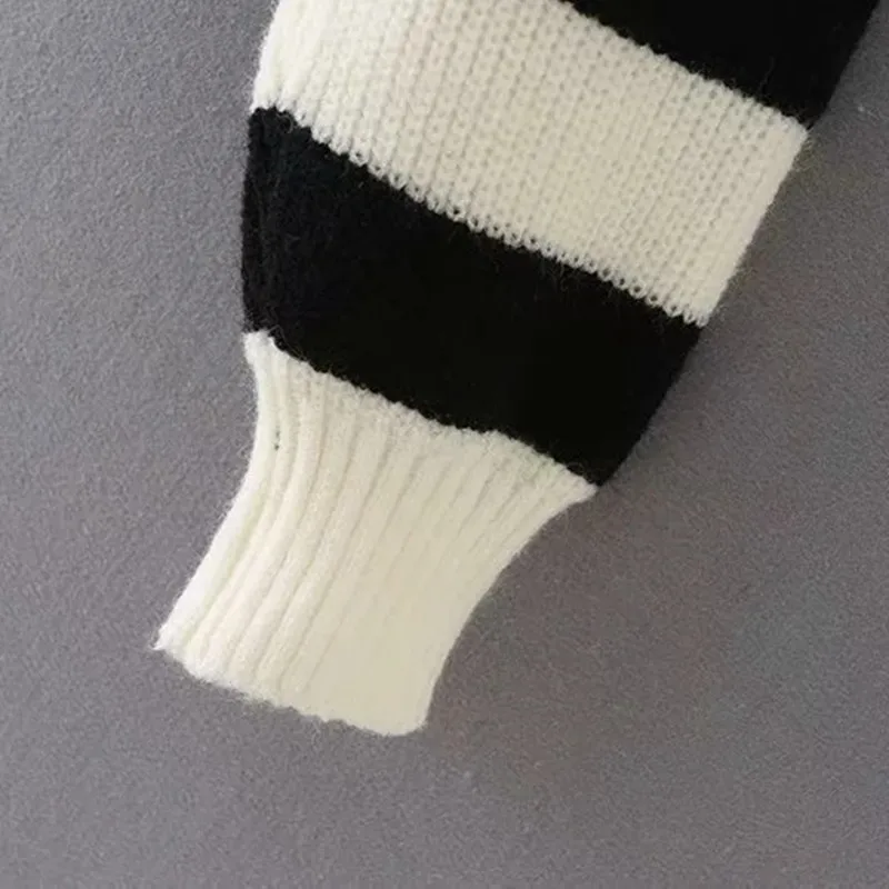 

Vintage Black White Stripe Sweaters Women 2021 Autumn Winter Knitted Tops Loose Short Clothes Long Sleeve Pullover Sueter Mujer