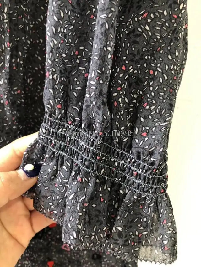 Серая печатная блузка v-образным вырезом гофрированная деталь Короткие рукава