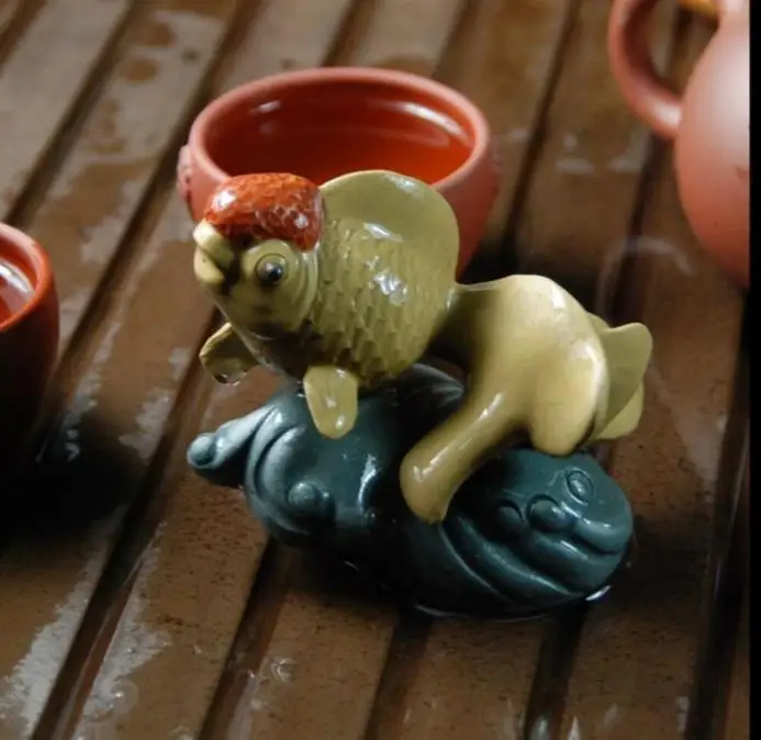 

1pc Handmade Yixing Zisha Tea Pet goldfish Tea Pet Brush Rest Rack