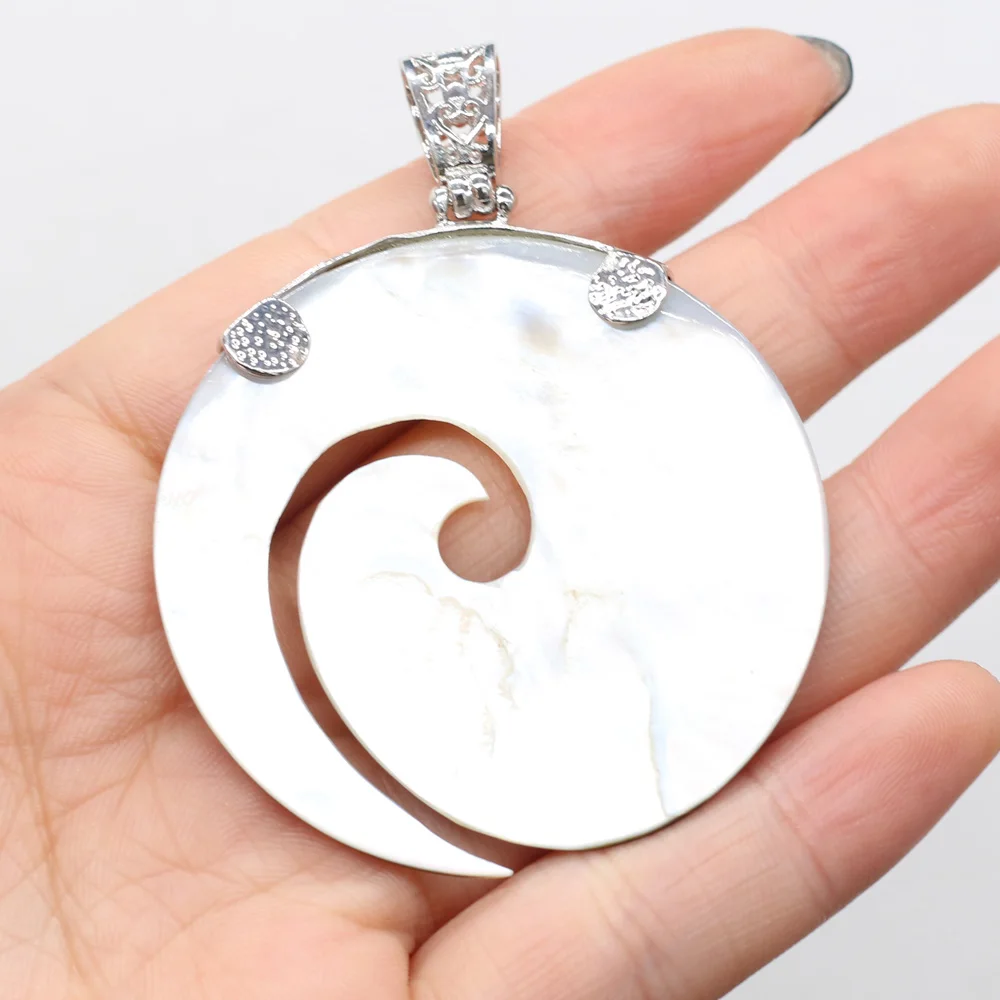 

Natural Shell Pendant Fashion Irregural Shape Pendant Charms for Making Jewelry Necklace Accessories Gift 45x45mm 50x50mm